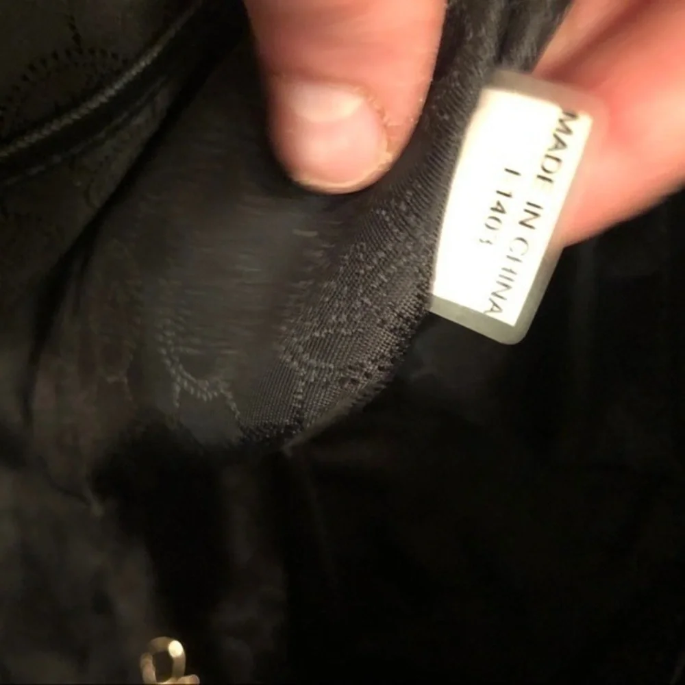 Michael kors black saffiano leather zipper bag